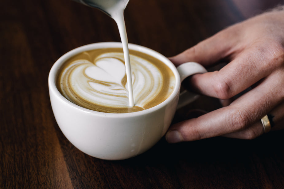 The Ultimate Guide to Choosing Between a Flat White and a Latte